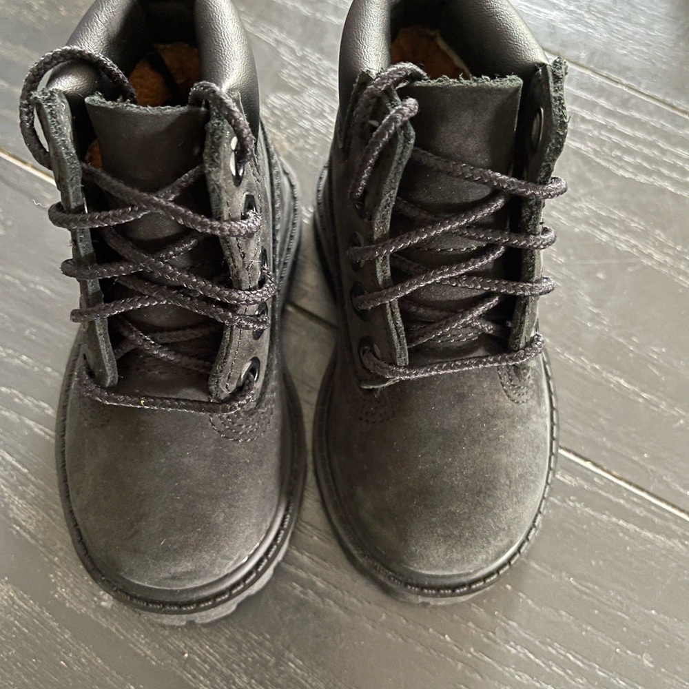 Timberland Premium 6 inch waterproof black nubuck toddler books size 4c- new